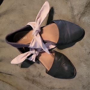 Tom's size 7 Women Mary Jane's flats